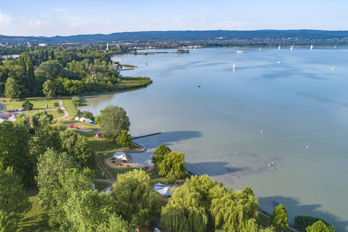 keszthely-helikon-strand-csodalatosbalaton-dron